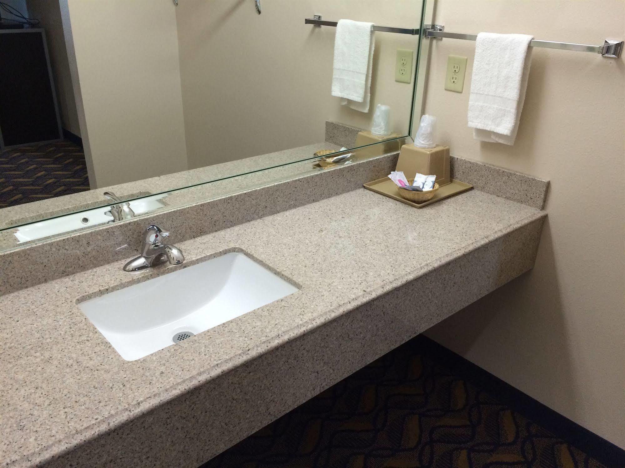 Palace Inn Kingwood ฮัมเบิล ภายนอก รูปภาพ